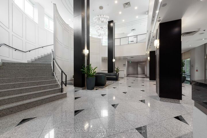 18 Harrison Garden Boulevard 2409 — photo 1