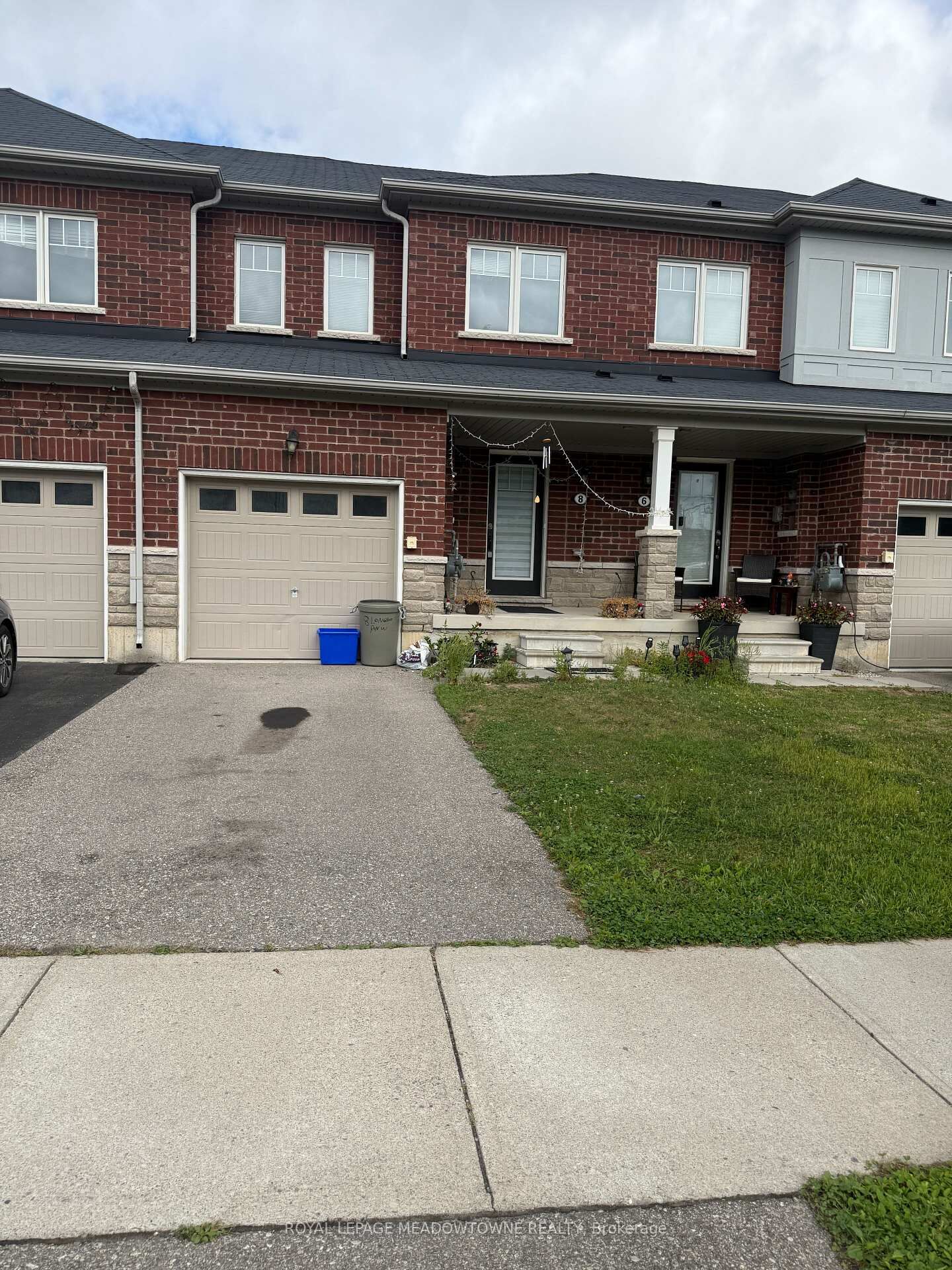Property Photo: 8 Longboat Run ON N3T 0P3