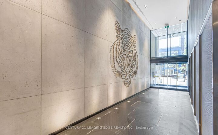 Property Photo:  28 Wellesley Street E 3208  ON M4Y 0C4 
