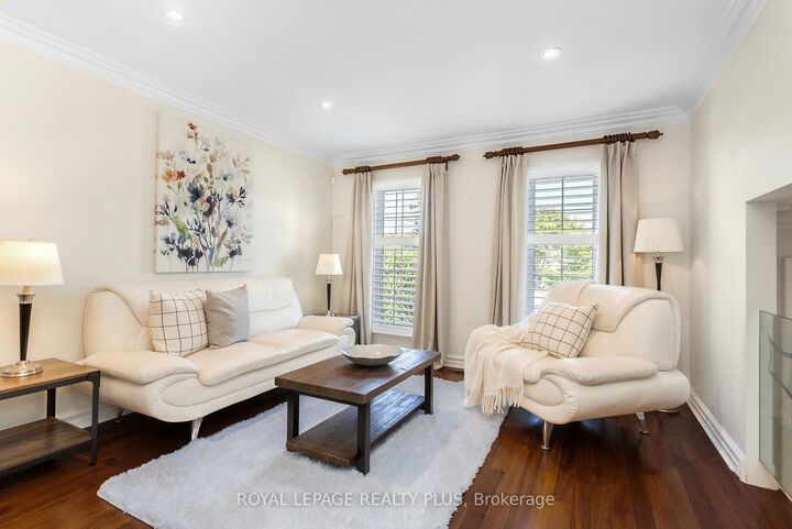 Property Photo: 2985 Dancer Court ON L5L 1Y5