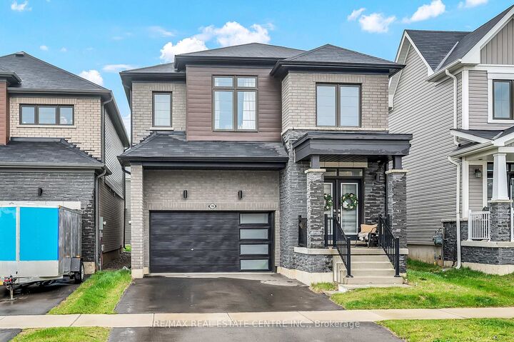 198 Whithorn Crescent — photo 1
