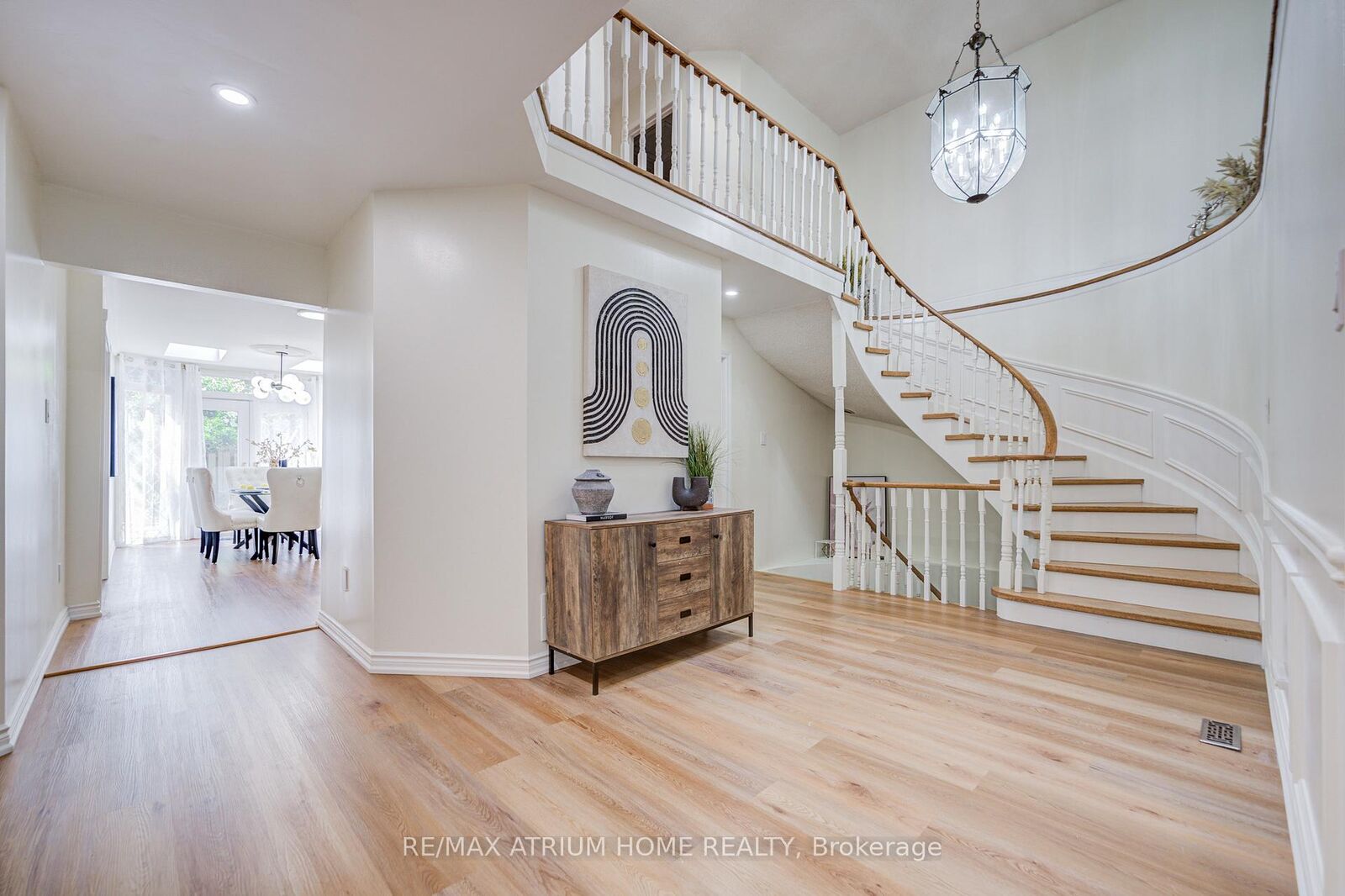 Property Photo: 77 Rosedale Heights Drive ON L4J 4T3