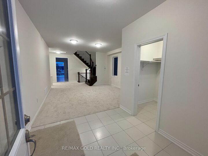 Property Photo:  21 Sanford Circle  ON L9X 2A8 