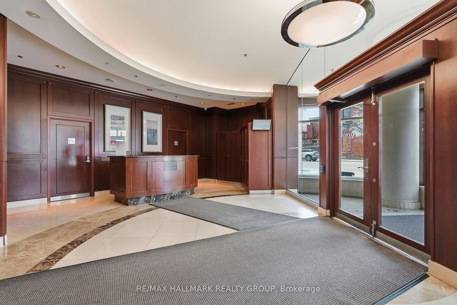 Property Photo: 200 Rideau Street 809 ON K1N 5Y1