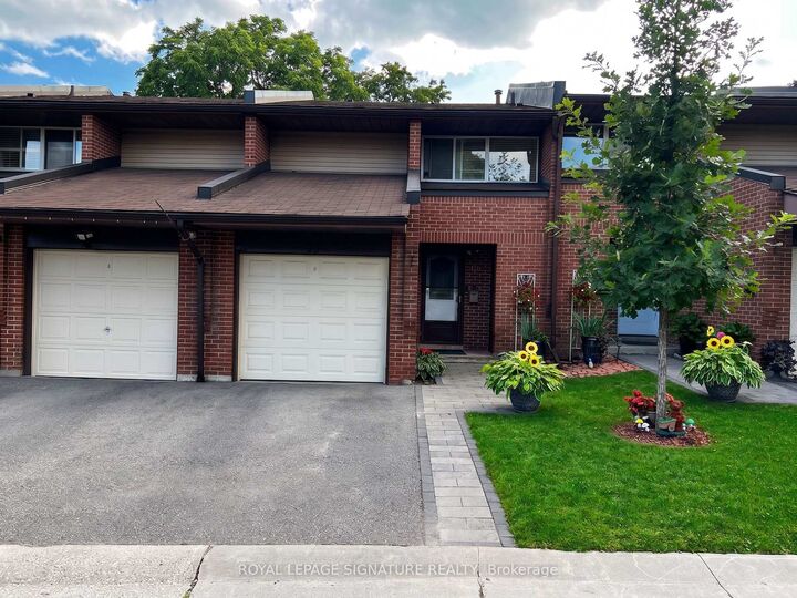 Property Photo: 2301 Derry Road W 33 ON L5N 2R4