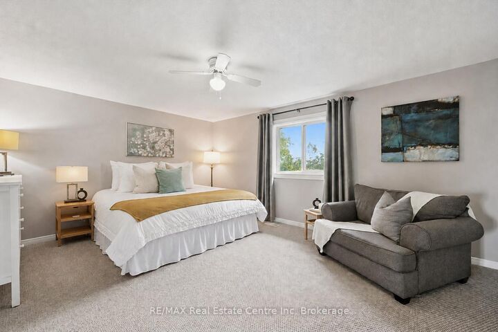 Property Photo:  31 Schroder Crescent 21  ON N1E 7M6 