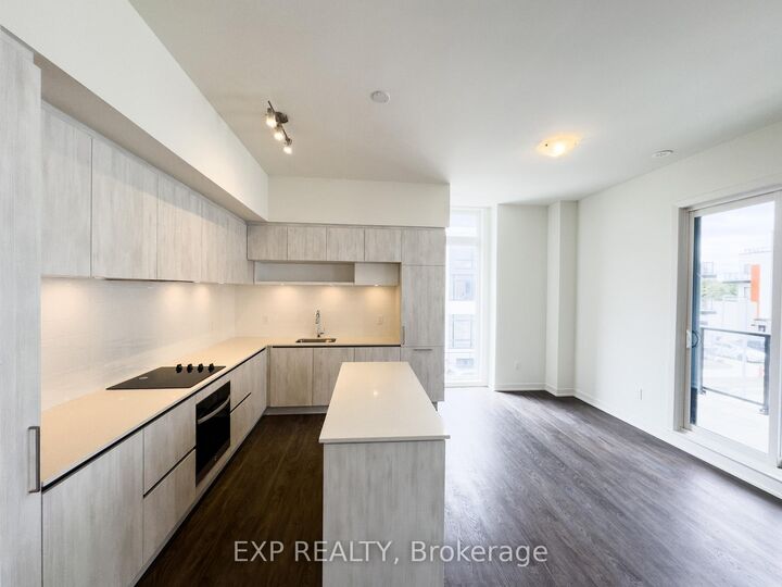 Property Photo:  2 Steckley House Lane Th903  ON L4S 0N4 