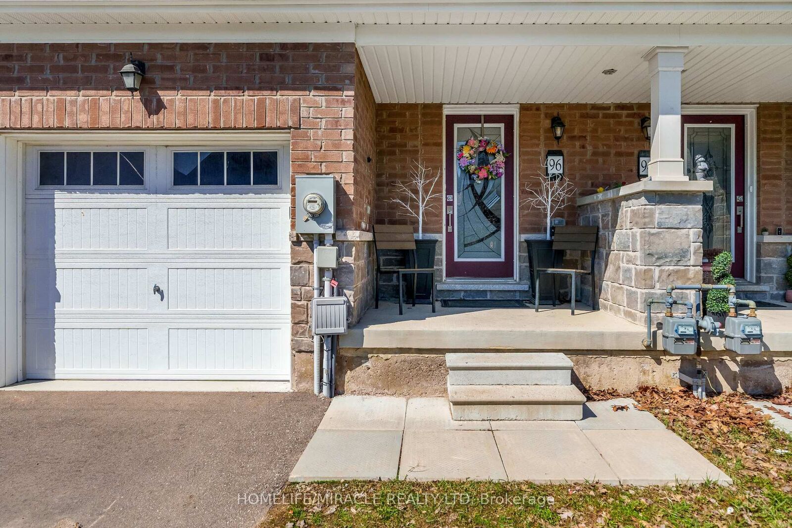Property Photo:  96 Esther Crescent S  ON L3B 0G3 