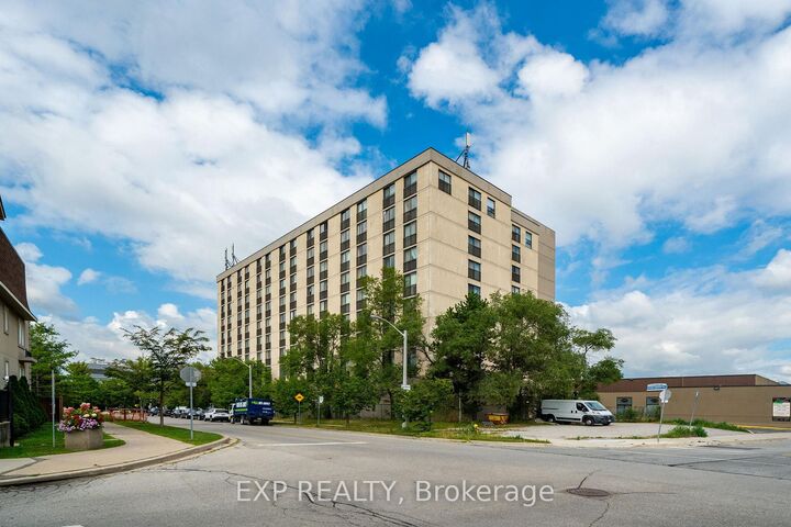 Property Photo:  2737 Keele Street 312  ON M3M 2E9 