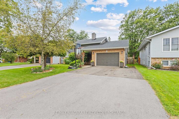 Property Photo:  11 Northaven Road  ON L3C 1W9 