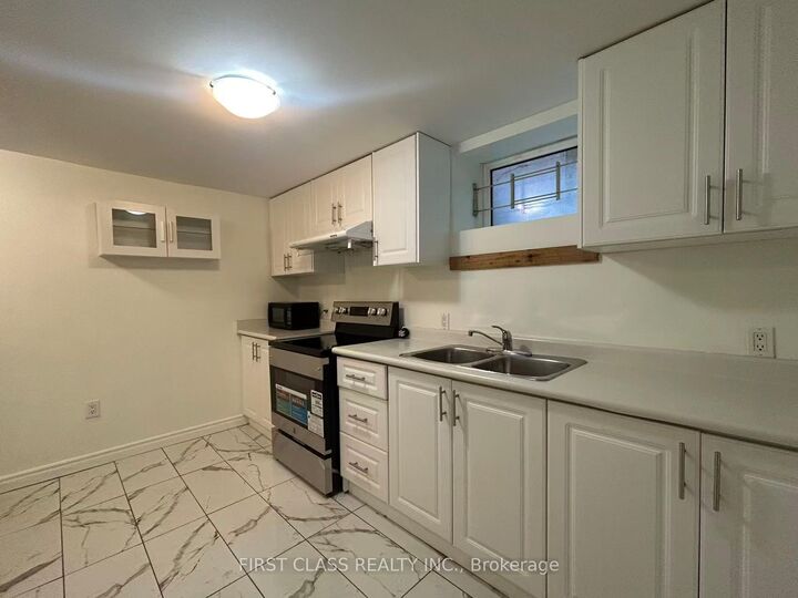 Property Photo:  448 Elmwood Avenue  ON L4C 1M4 