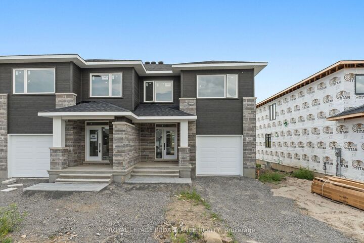 1028 Moore Street — photo 1