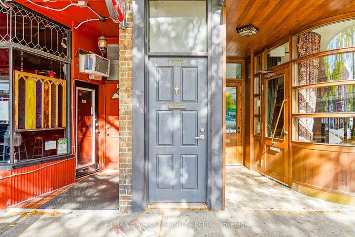 Property Photo:  1378 Danforth Avenue Room 3  ON M4J 3V9 