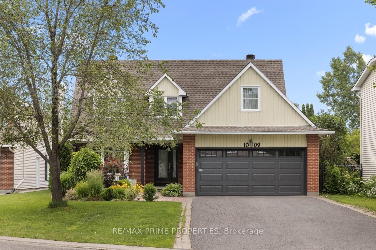 Property Photo:  1009 Driftwood Crescent  ON K1C 2N9 
