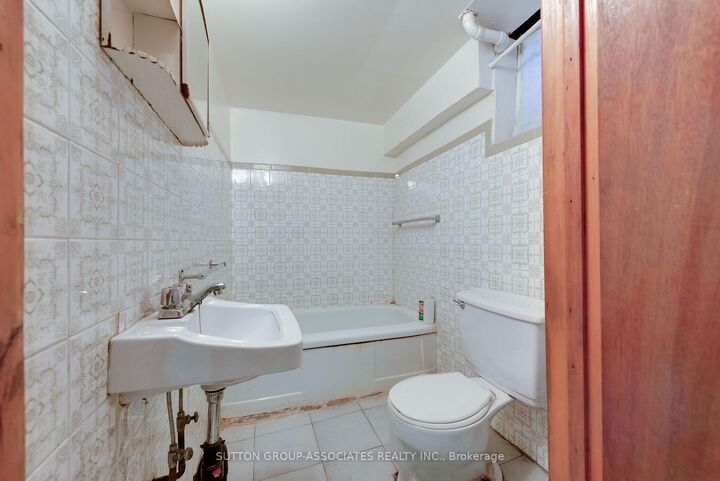 Property Photo: 76 St Annes Road ON M6J 3J9