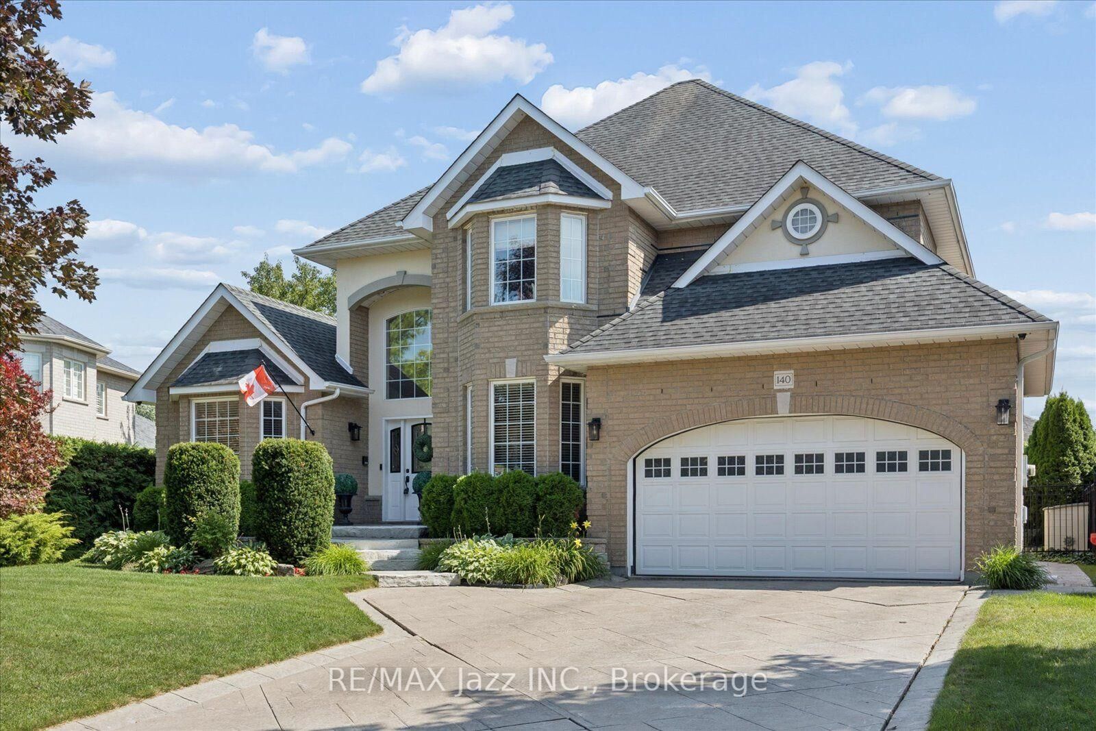 Property Photo: 140 Taylorwood Court ON L1G 7V7