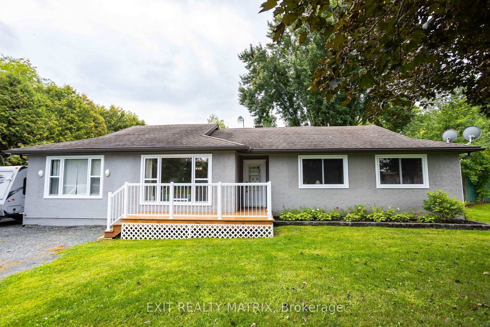 Property Photo: 415 Front Road W ON K0B 1K0