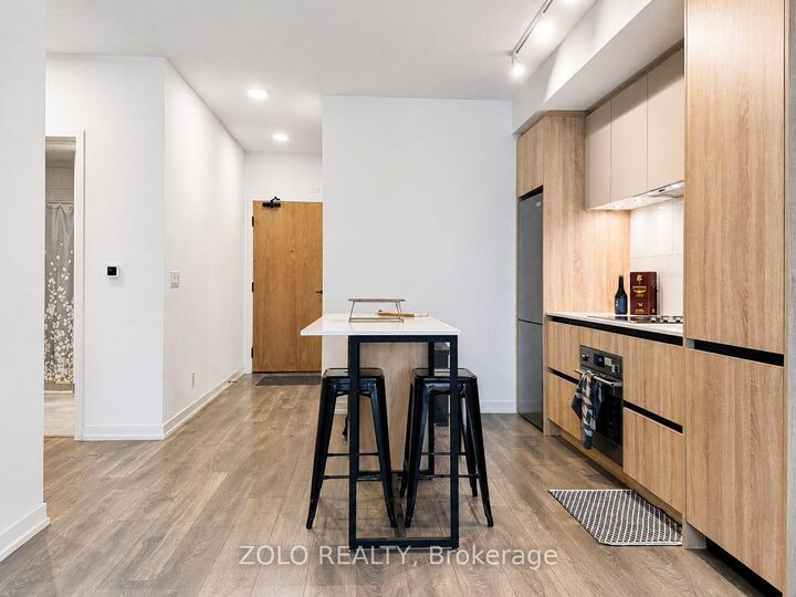 Property Photo: 8 Beverley Glen Boulevard 121 ON L4J 0L5