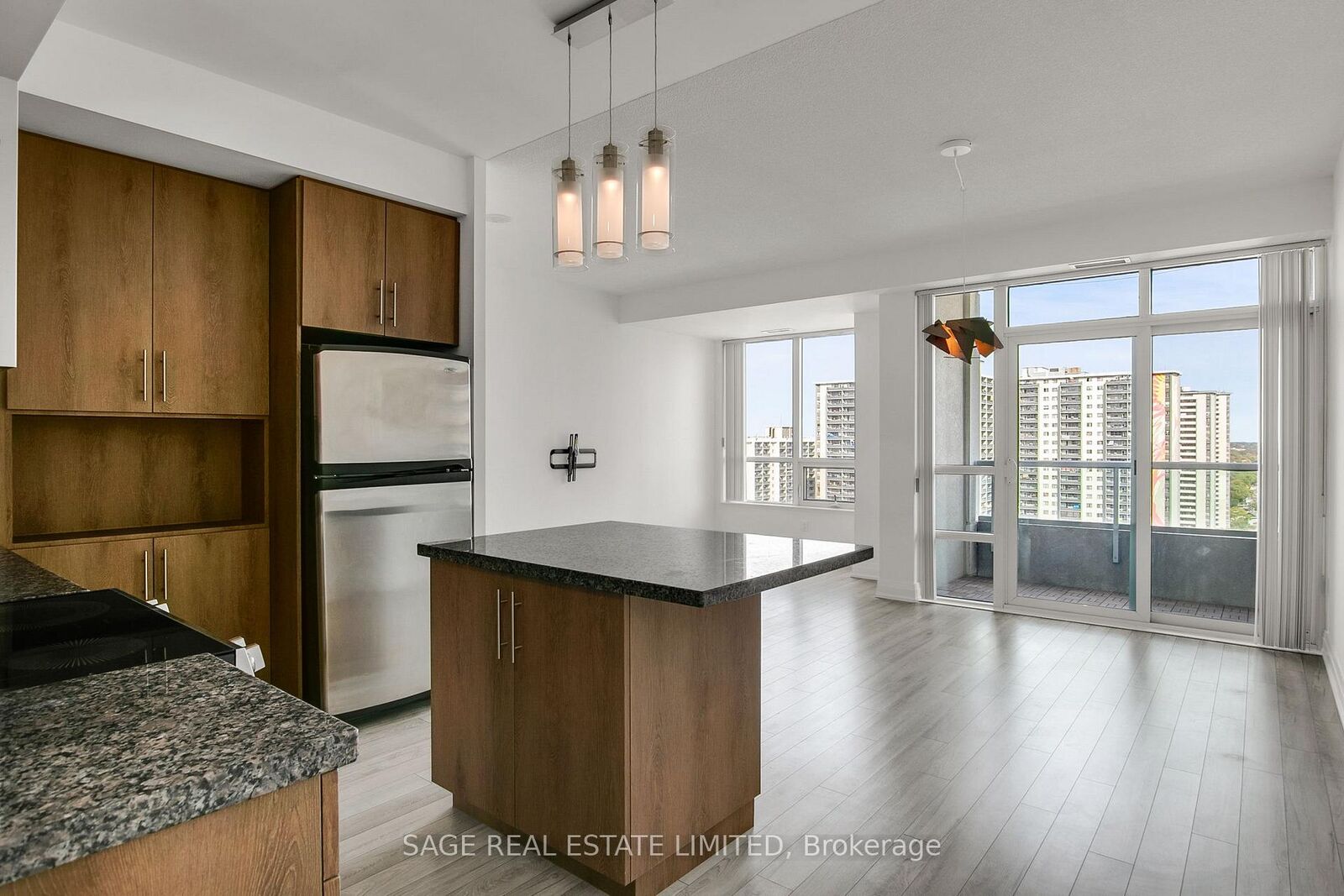 Property Photo:  120 Homewood Avenue 2104  ON M4Y 2J3 
