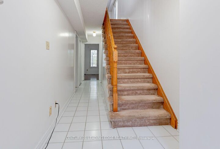 Property Photo:  3 Reidmount Avenue 1  ON M1S 1B3 