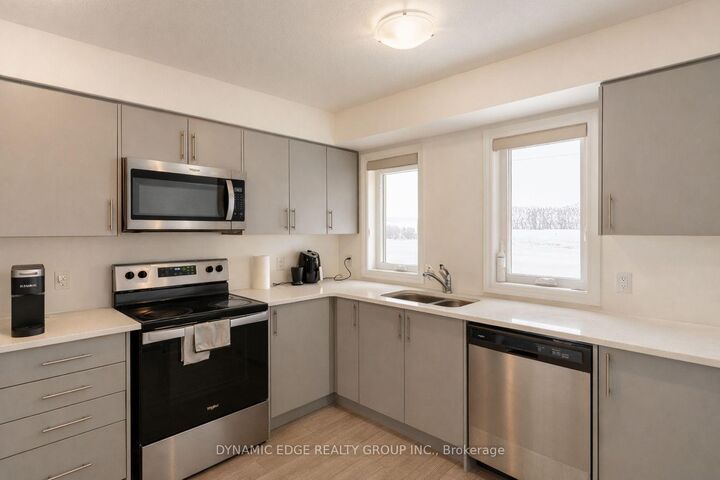 Property Photo: 235 Chapel Hill Drive 25 ON N2R 0S4