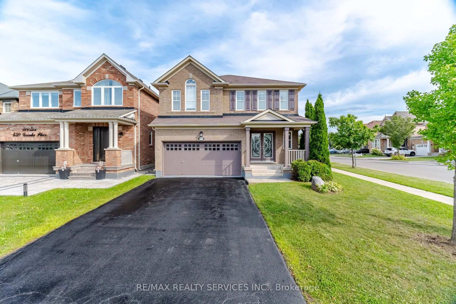 Photo de la propriété: 454 Grenke Place ON L9T 7T6