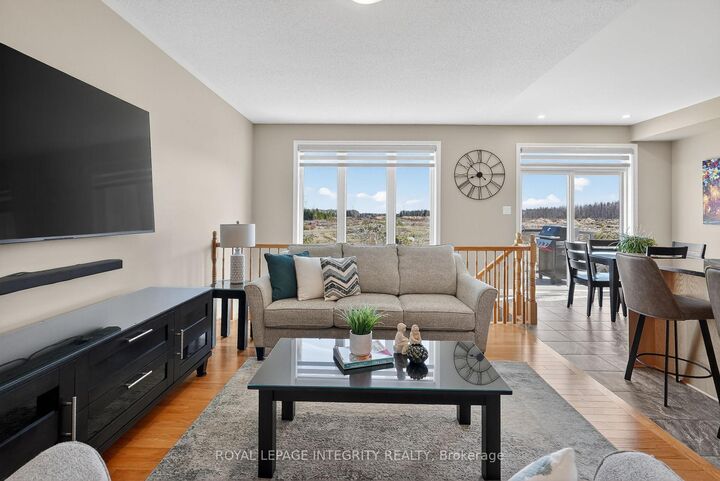 Property Photo: 724 Parade Drive ON K2S 0Z4