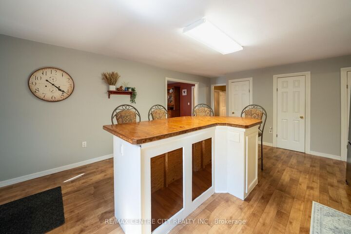 Property Photo:  176 Eastman Avenue  ON N7G 3K1 