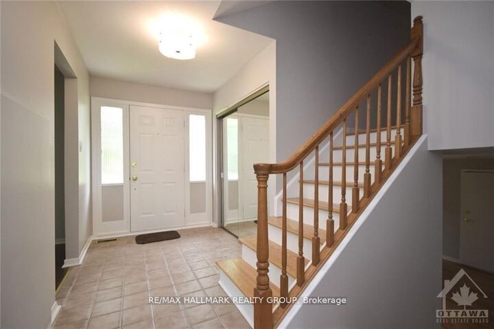Property Photo:  14 Whippoorwill Drive  ON K1J 7J2 