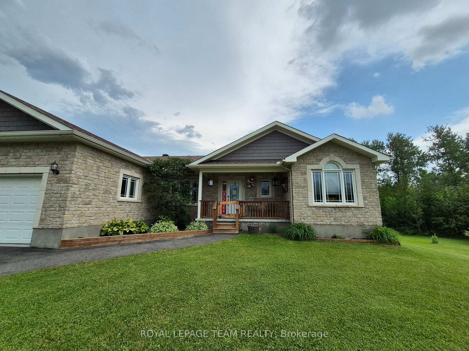 Property Photo: 109 Stonewalk Drive ON K0G 1J0