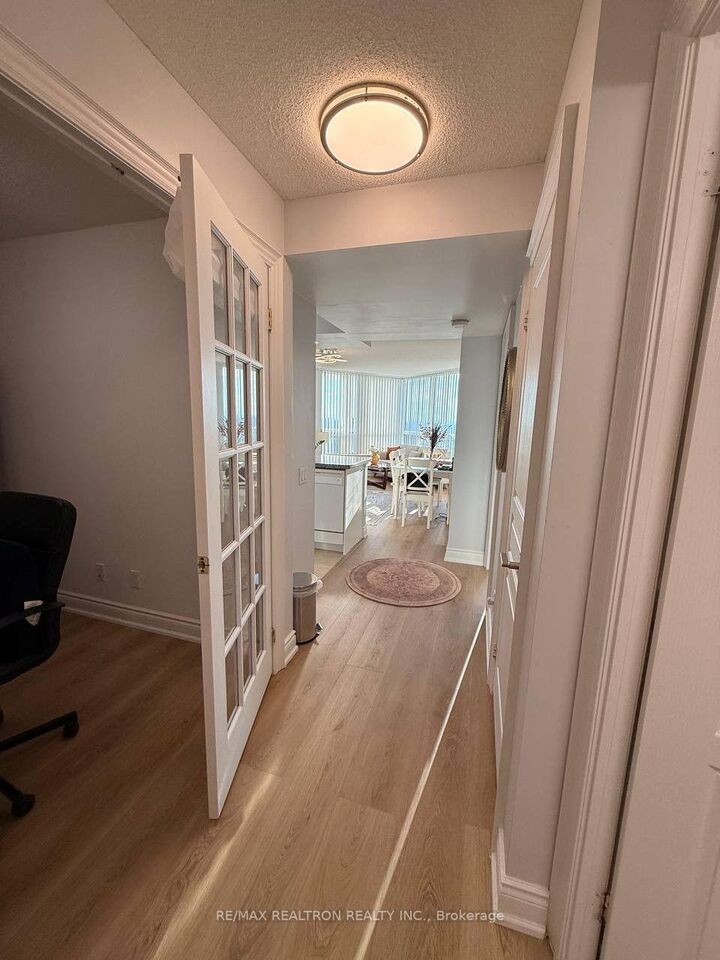 Property Photo: 10 Northtown Way 2409 ON M2N 7L4