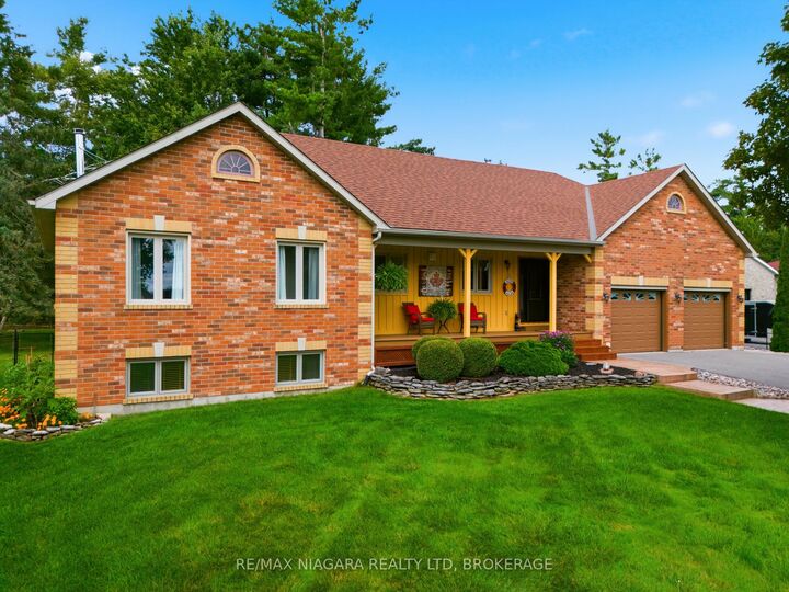 Property Photo: 115 Pinewood Boulevard ON K0M 2T0