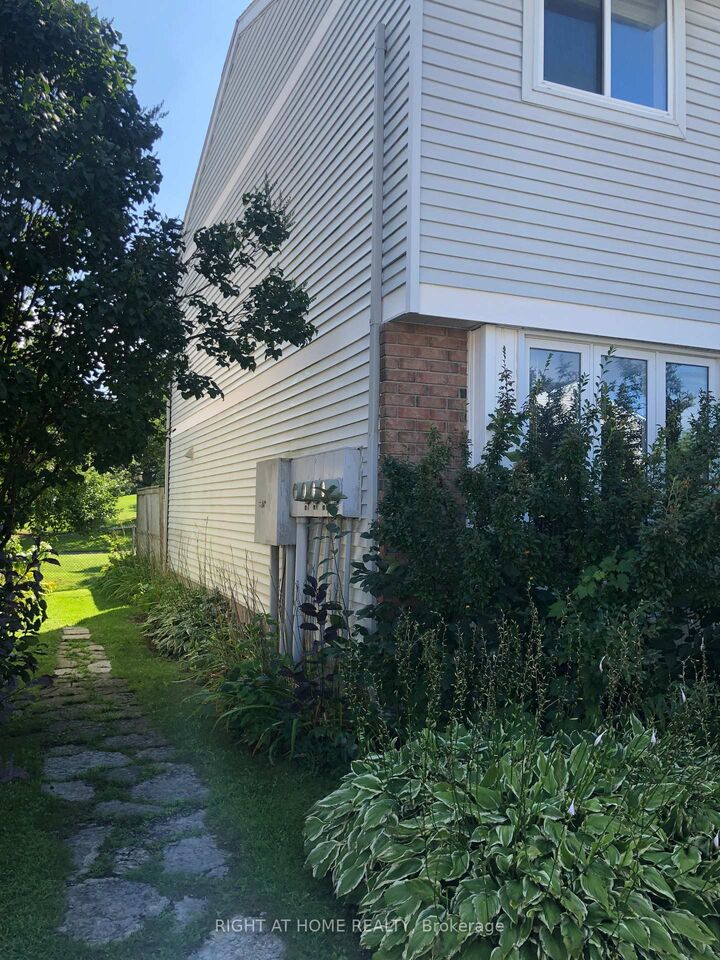 Property Photo:  1781 Winter Rose Lane  ON K1C 7A6 