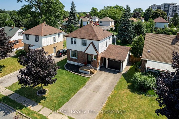 Property Photo:  5682 Hanan Avenue  ON L2G 4E6 