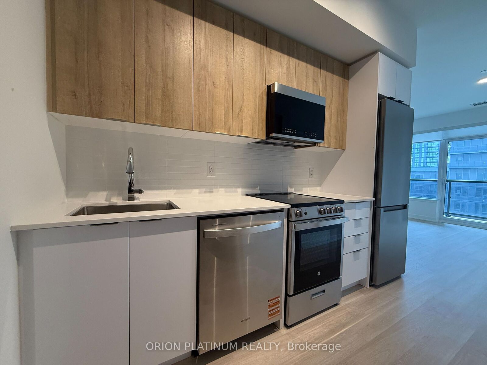 Property Photo:  5105 Hurontario Street 631  ON L4Z 0C9 