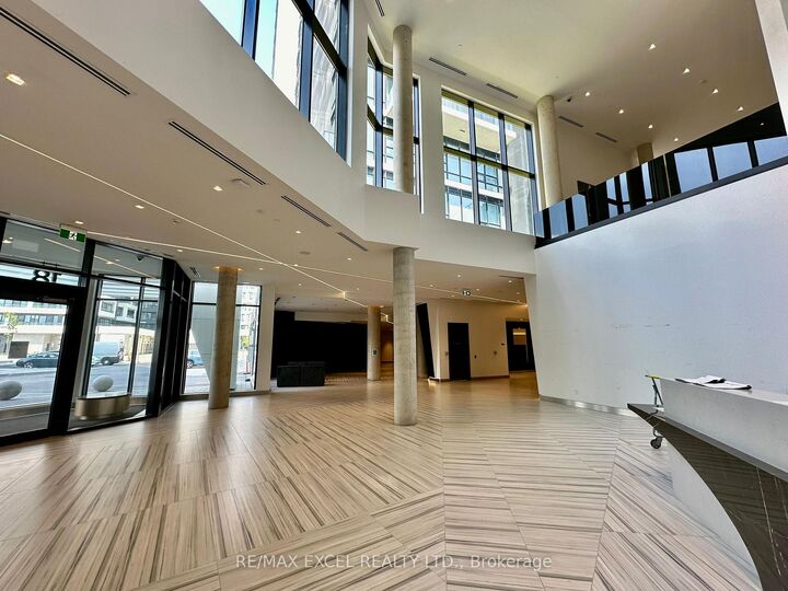 Property Photo: 8 Water Walk Drive 4507 ON L3R 6L4