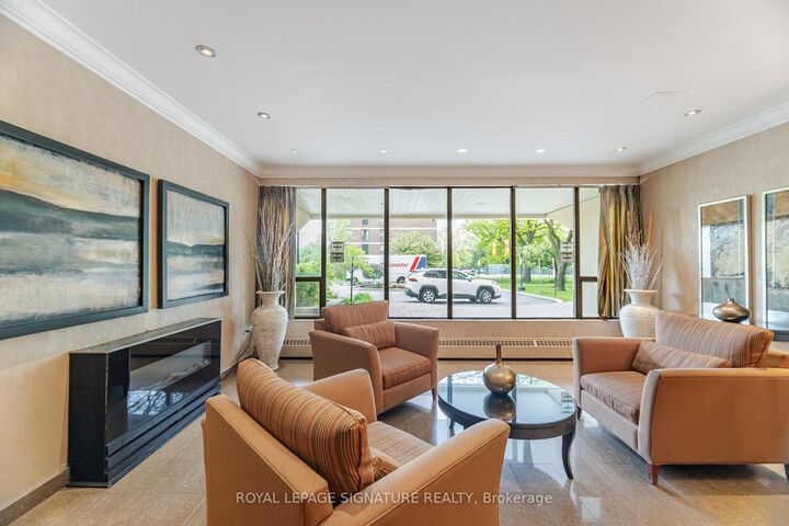 Property Photo:  3170 Kirwin Avenue 1003  ON L5A 3R1 