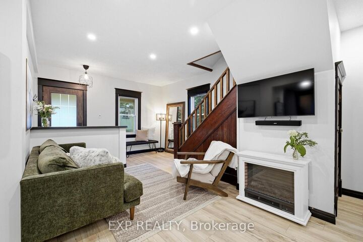Property Photo: 35 Arthur Street N ON N3B 1Z6