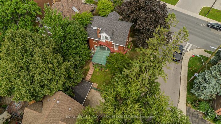 1088 King Street E — photo 1