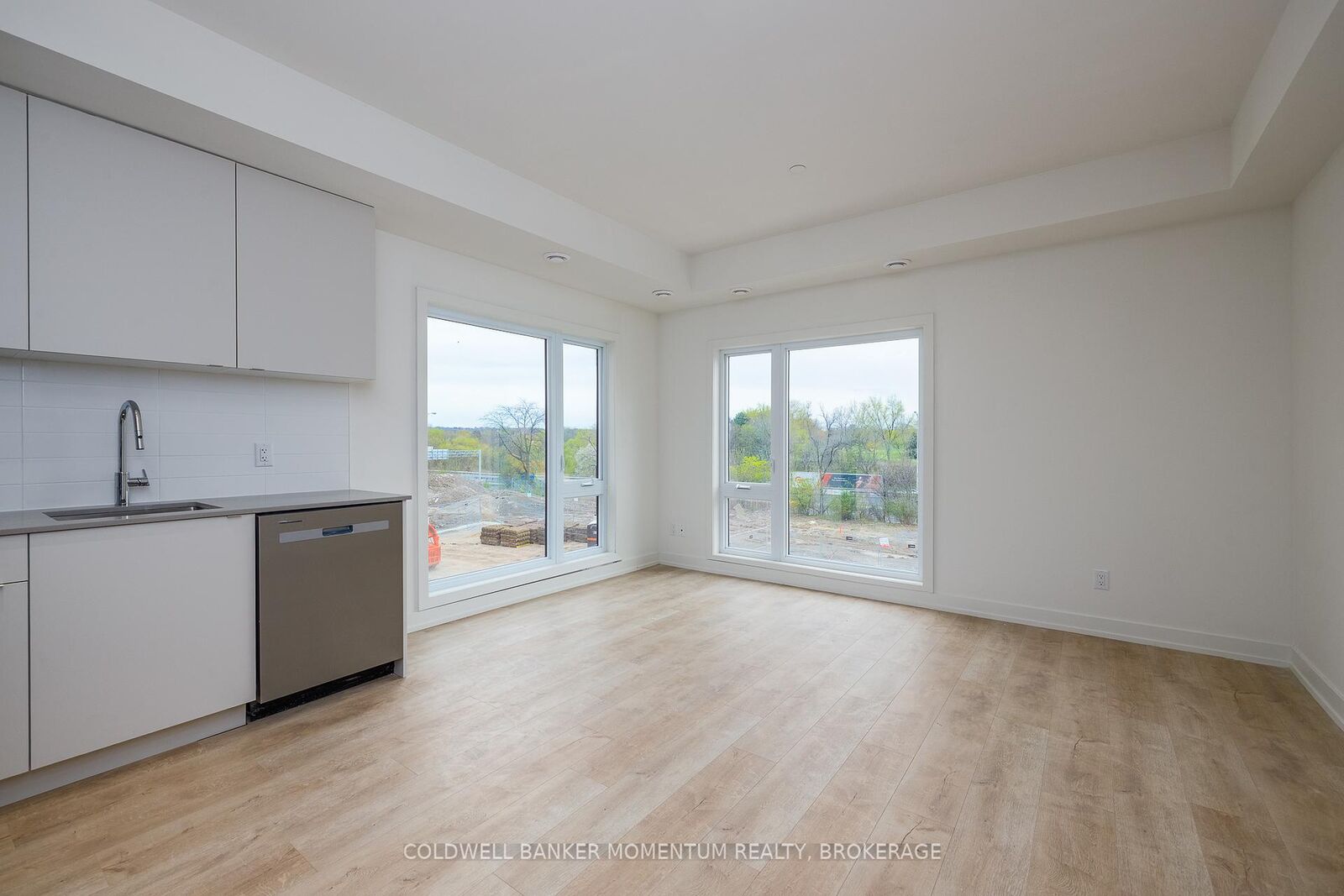 Property Photo:  16 Melbourne Avenue 311A  ON L2P 3J8 