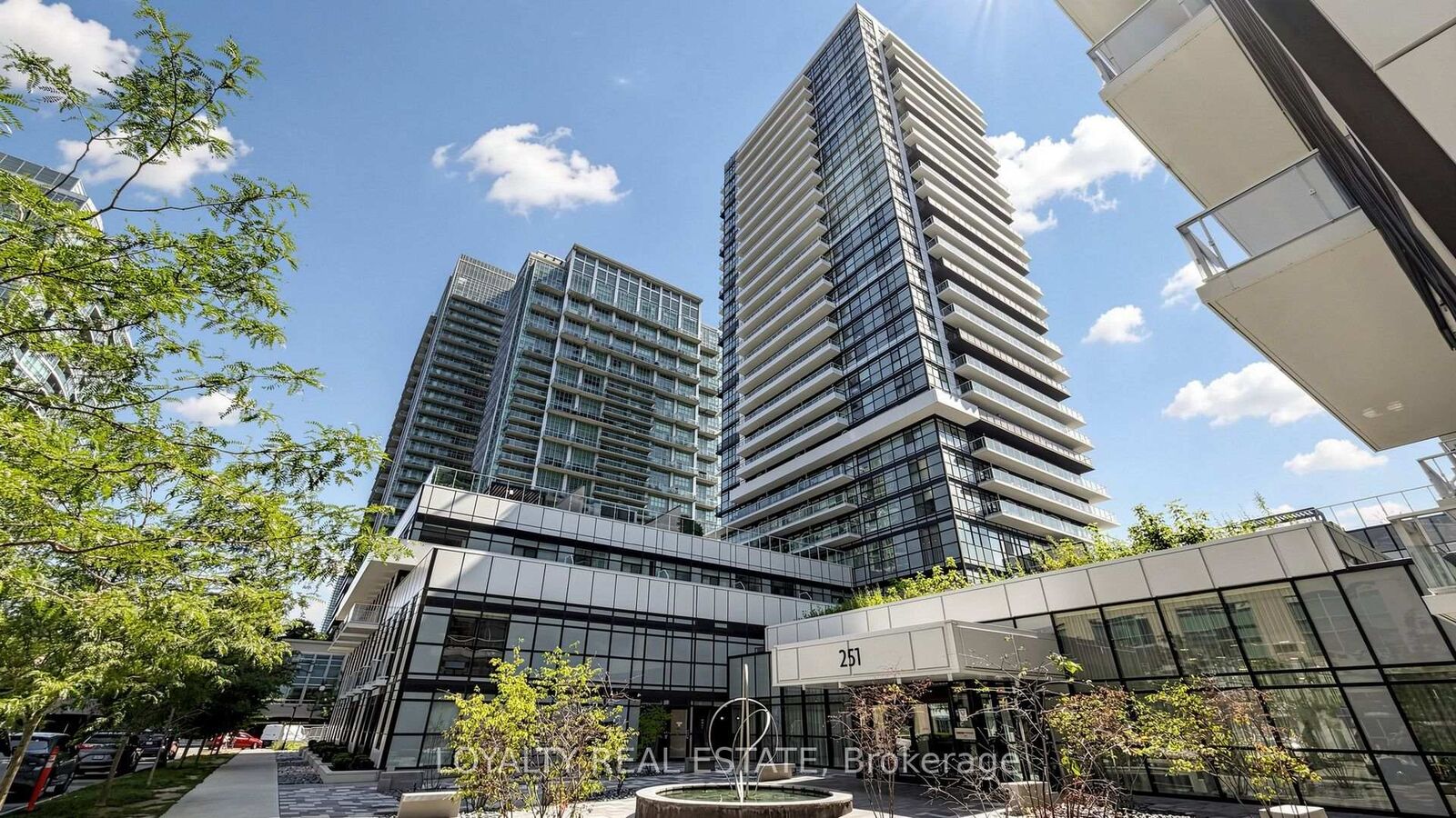 Property Photo:  251 Manitoba Street 2709  ON M8Y 0C7 