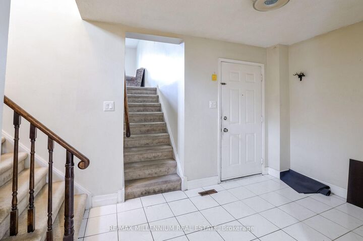 Property Photo: 651 Shetani Place ON L5B 2Z7