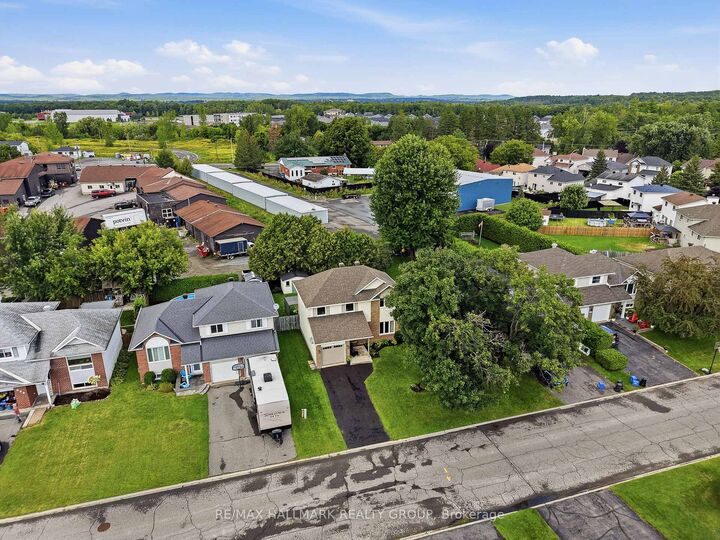 Property Photo:  326 Bonavista Street  ON K4K 1N7 