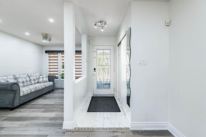 Property Photo: 60 Four Seasons Circle ON L7A 2A7