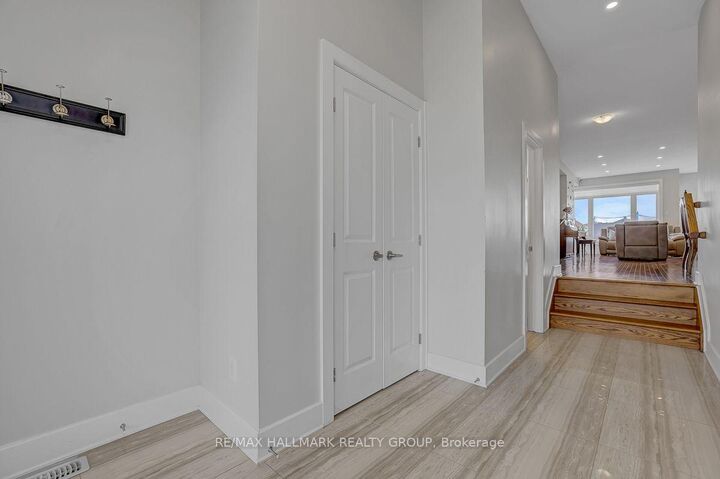 Property Photo: 46 Hurdis Way ON K7C 0L3