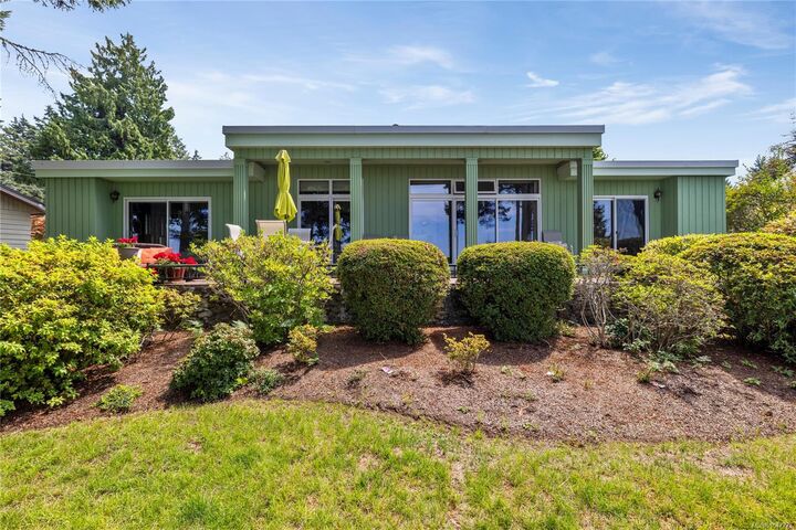 489 Bayview Terr — photo 1