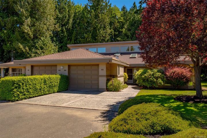 816 Lakes Blvd — photo 1