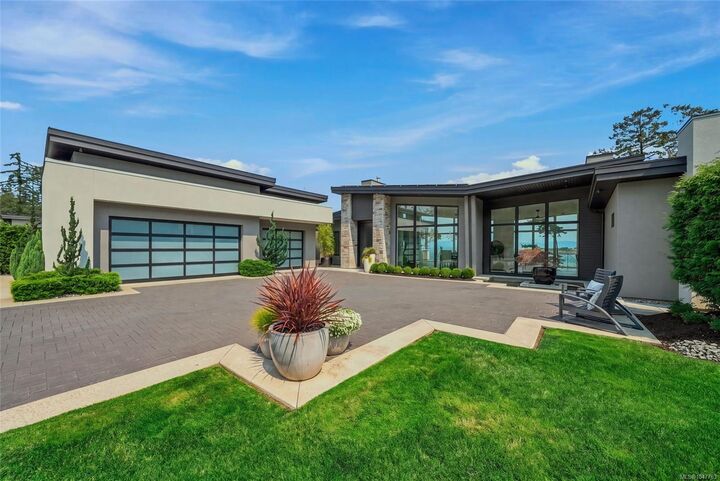 1730 Oak Leaf Dr — photo 1