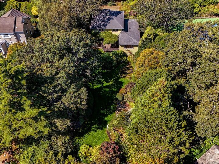 Property Photo: 535 Island Rd BC V8S 2T7