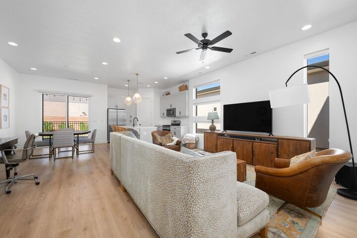 Property Photo: 2943 E Snowberry Dr UT 84790